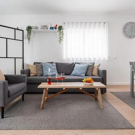 Appartement Sunflower - A 3 Min A Pe Da